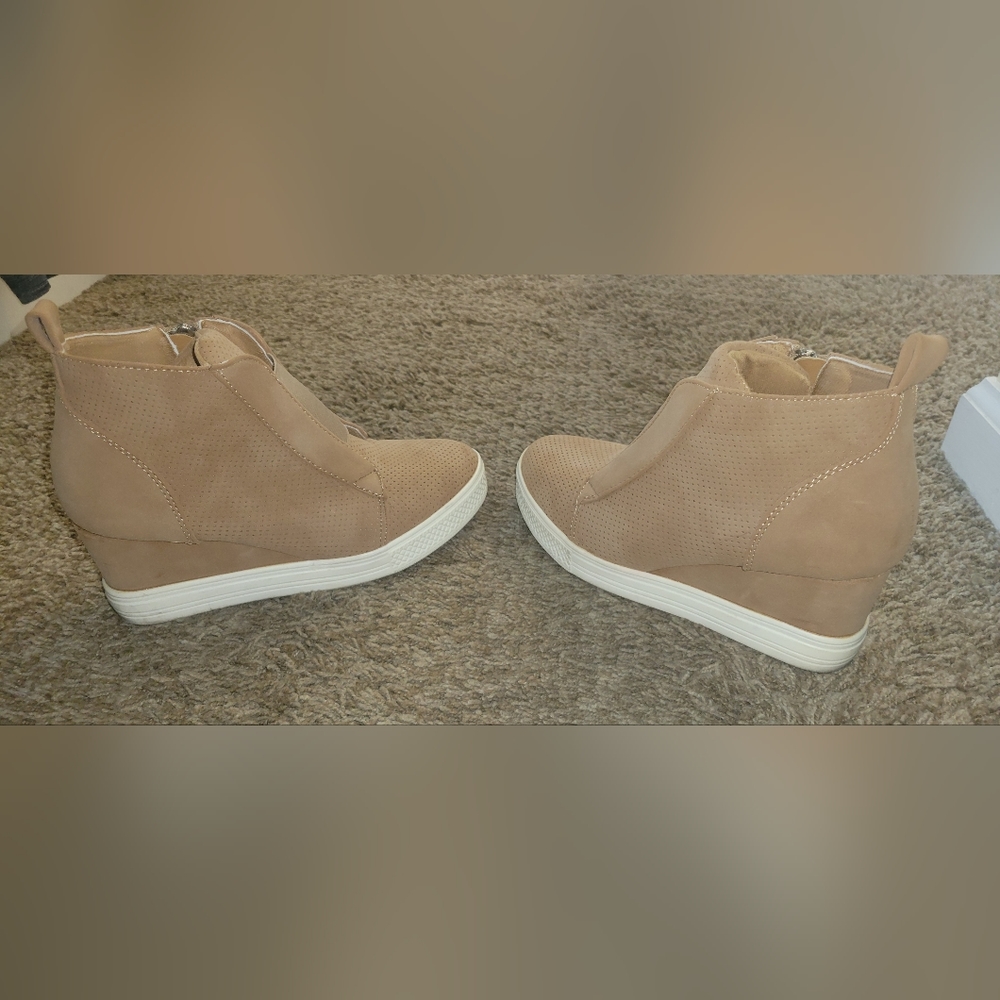 Light Tan Fashion Sneakers